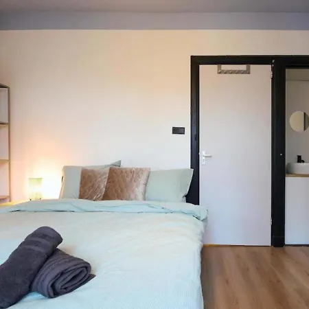 3 Apartment *