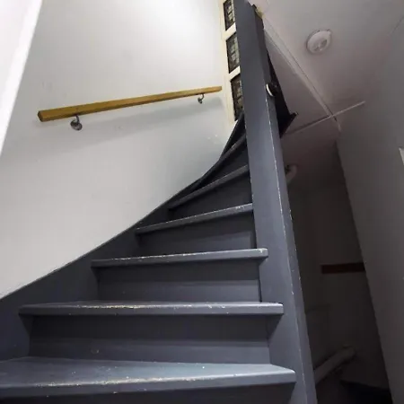 Apartamento Above Lively Bar In Busy Street 3 Eindhoven